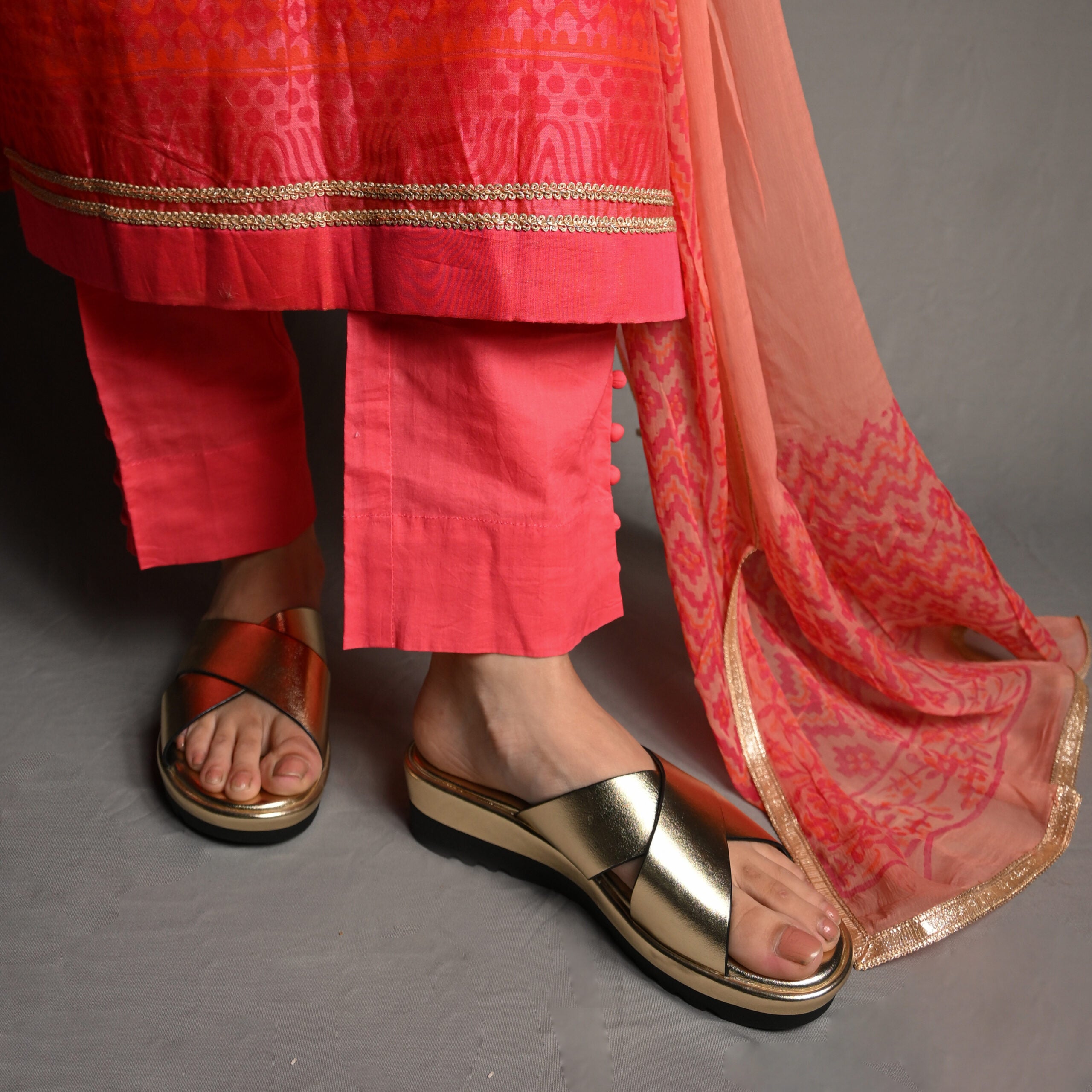 Collection of Aylin in a gallery layout