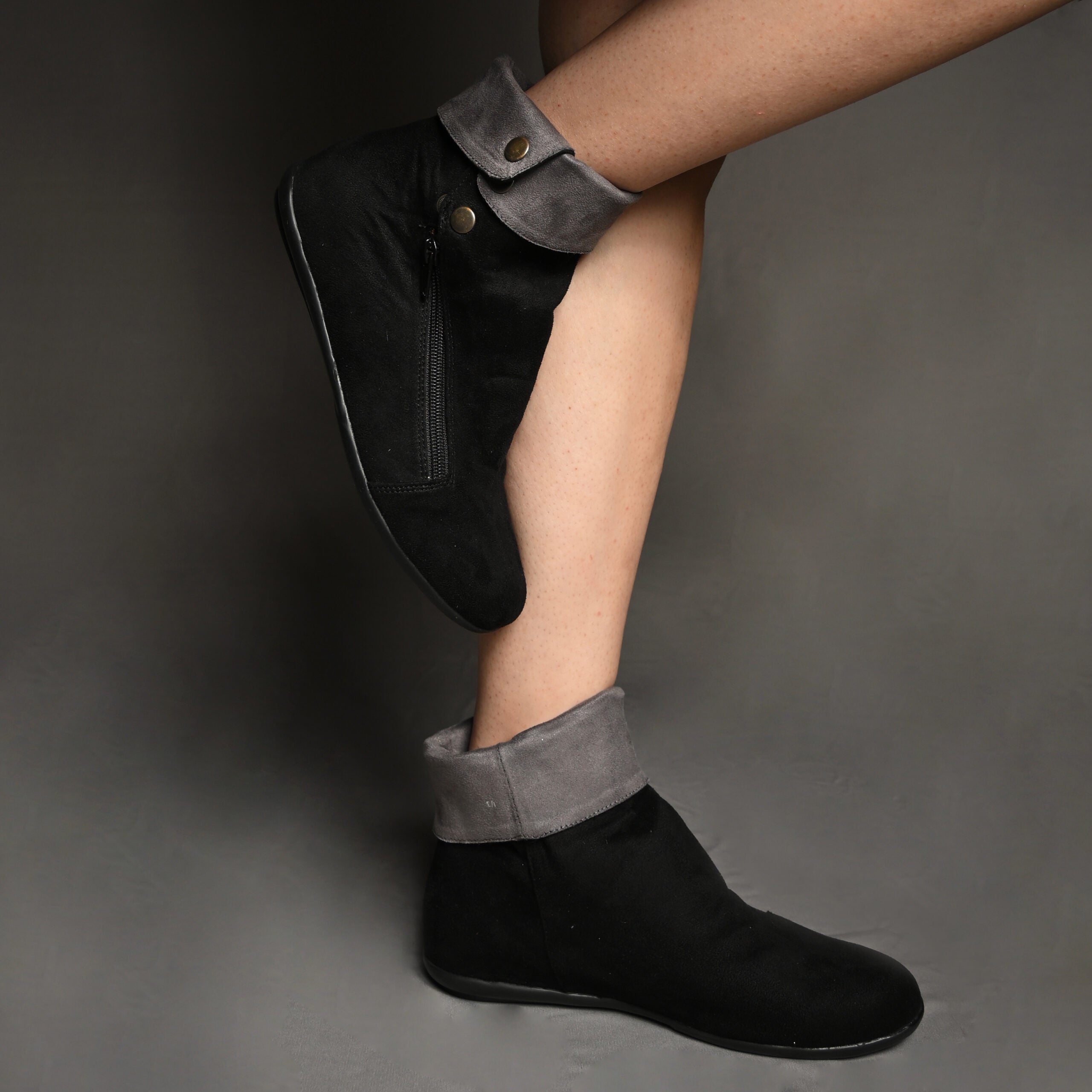 Collection of Laura in a gallery layout