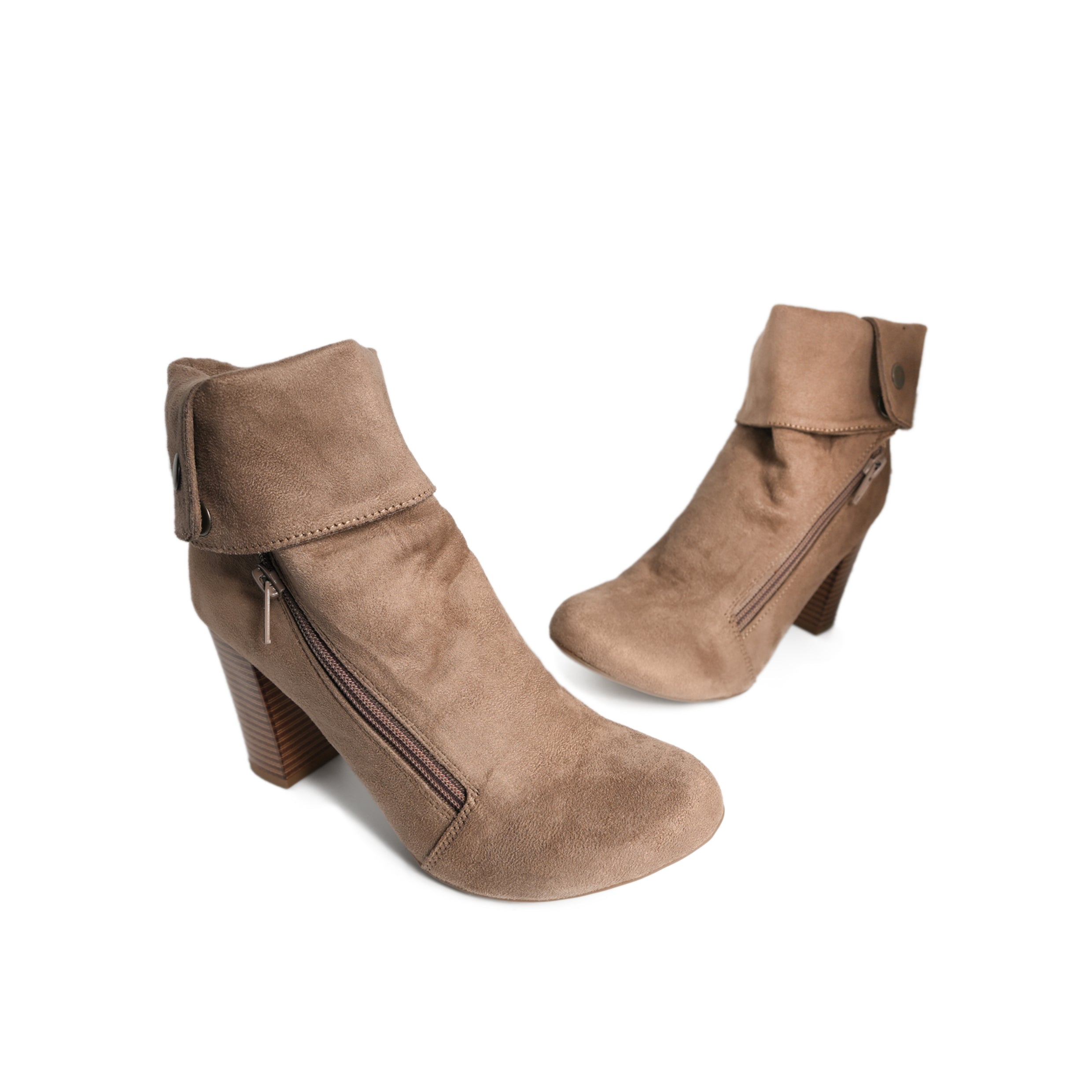 Collection of Emel in a gallery layout