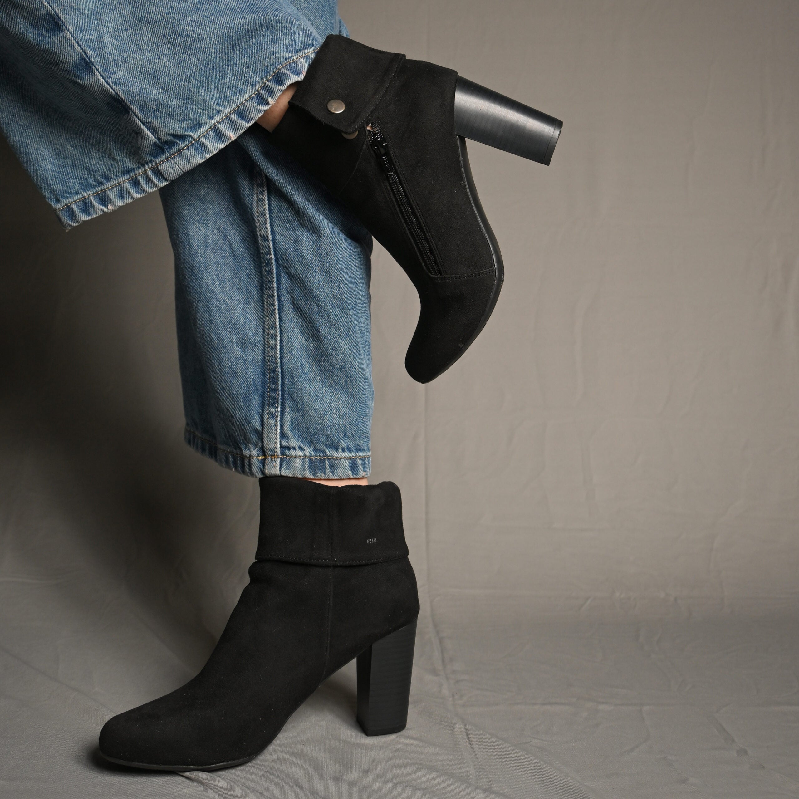 Collection of Emel in a gallery layout