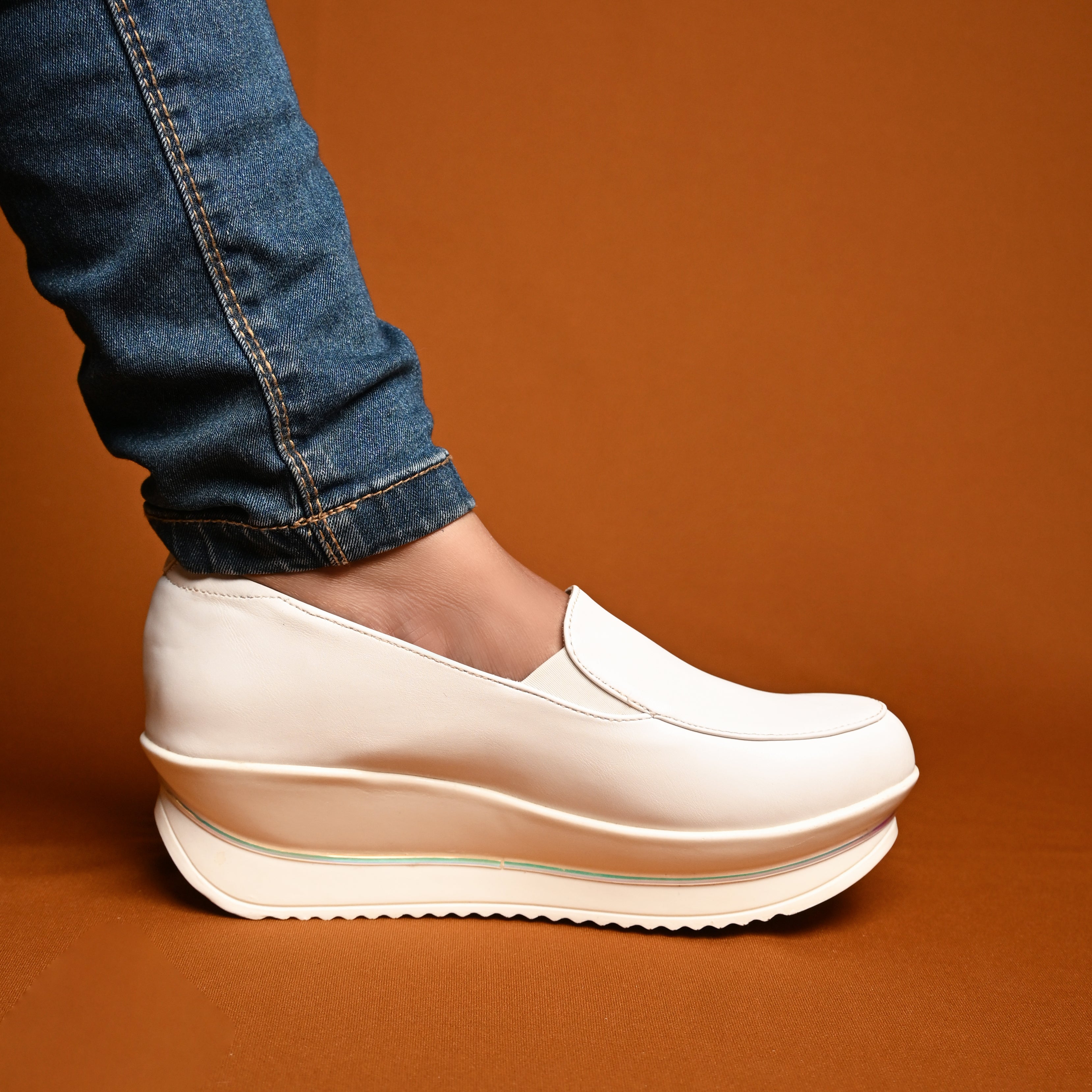 Collection of Olivia in a gallery layout