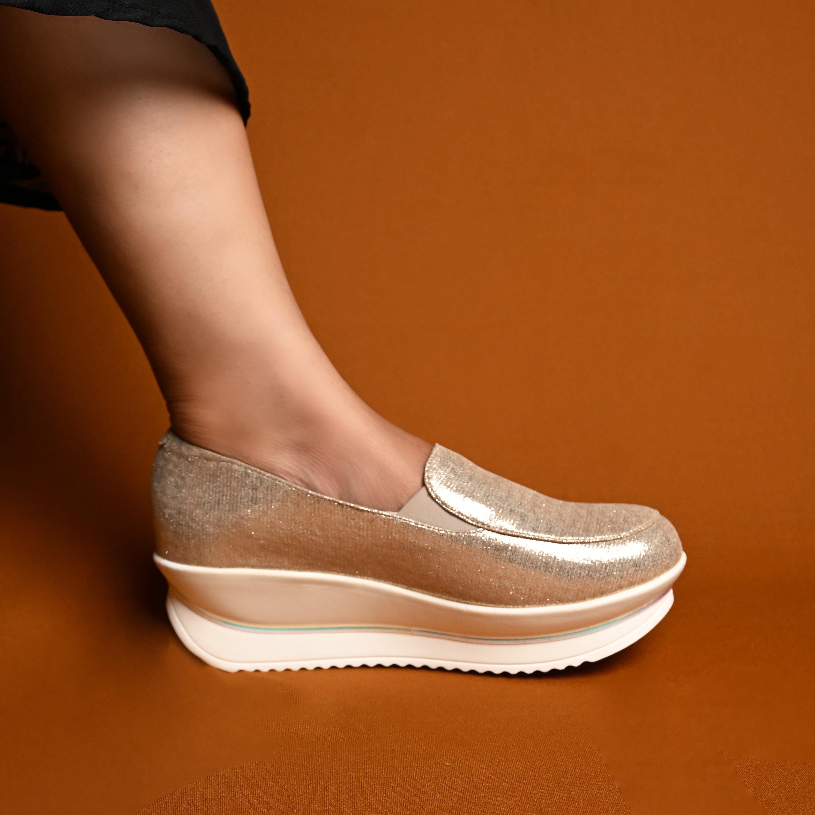 Collection of Olivia in a gallery layout