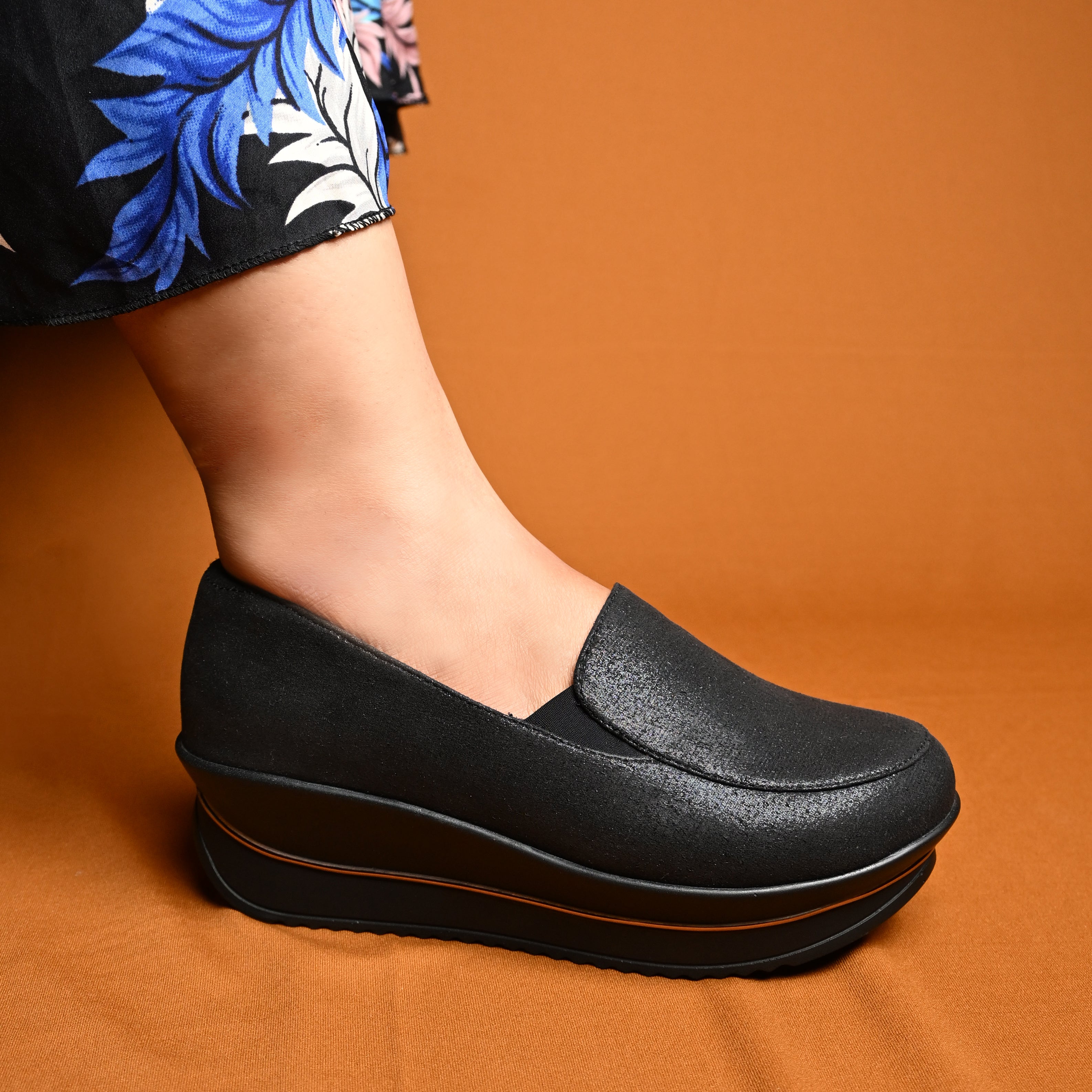 Collection of Olivia in a gallery layout