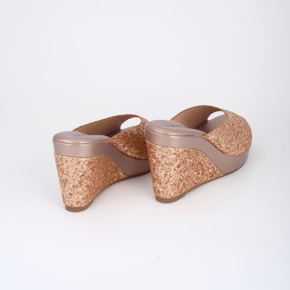 Collection of Amie in a gallery layout