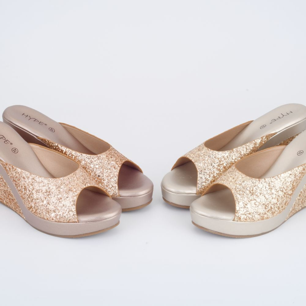 Collection of Amie in a gallery layout