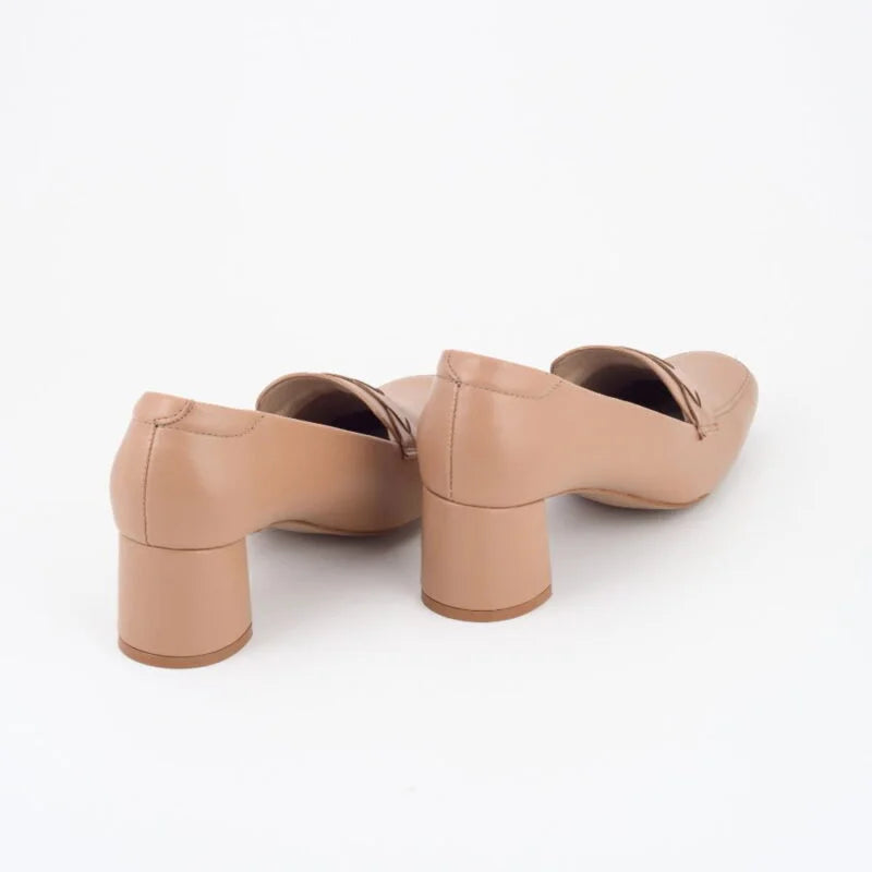 Collection of Diana in a gallery layout