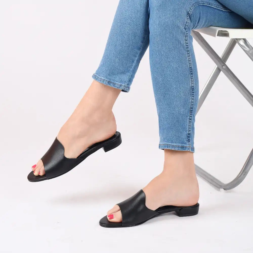 Collection of Zoya in a gallery layout