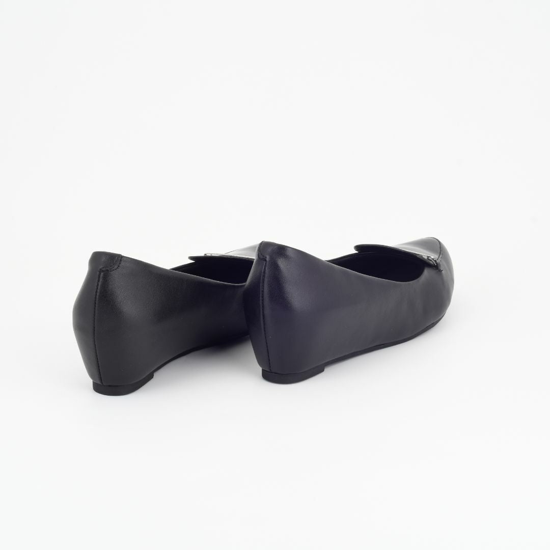 Collection of Alaya in a gallery layout