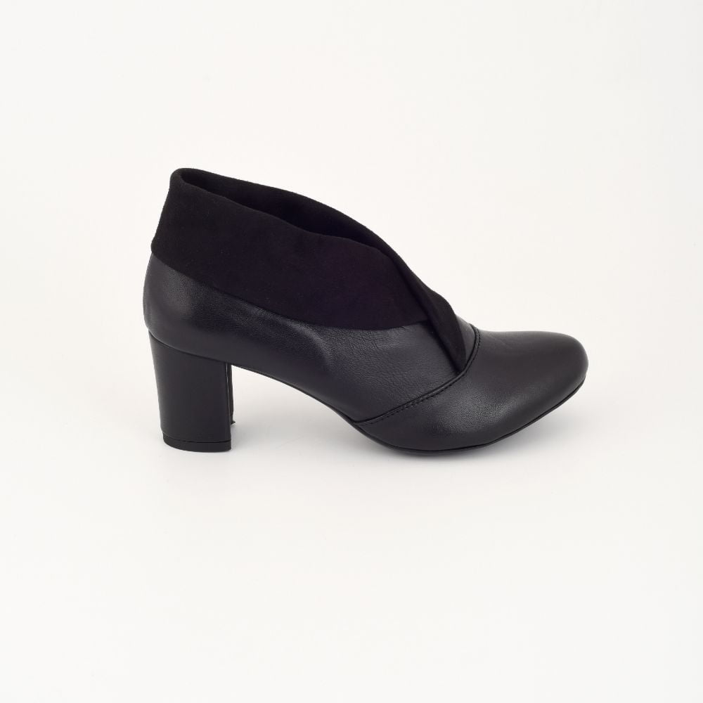 Collection of Alisa in a gallery layout