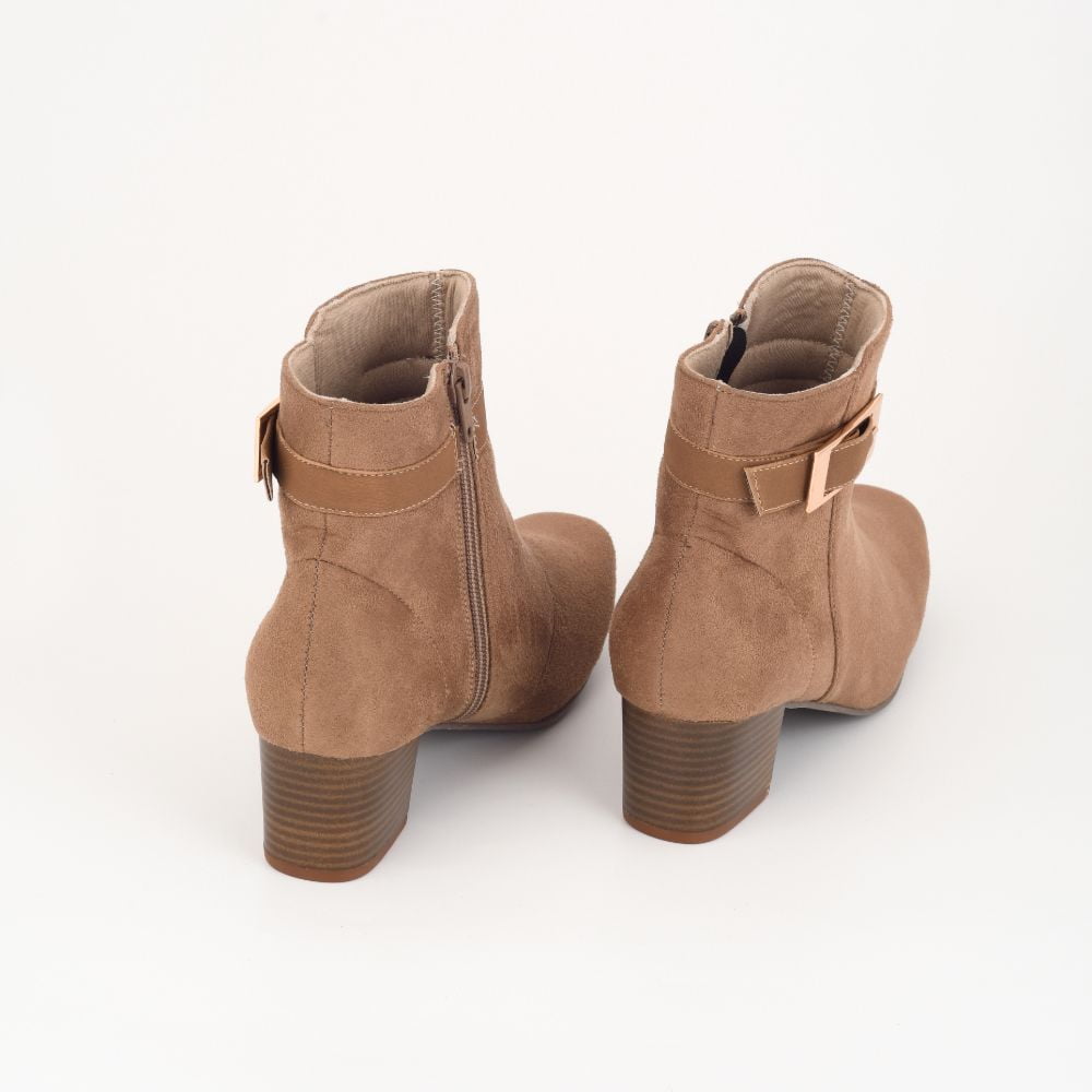 Collection of Jana in a gallery layout