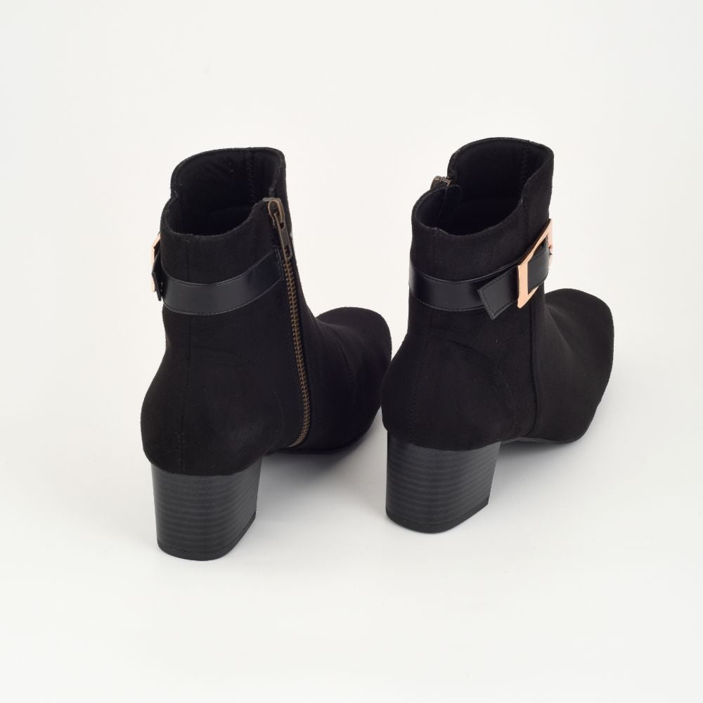 Collection of Jana in a gallery layout