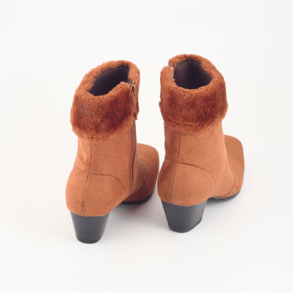 Collection of Ravie in a gallery layout