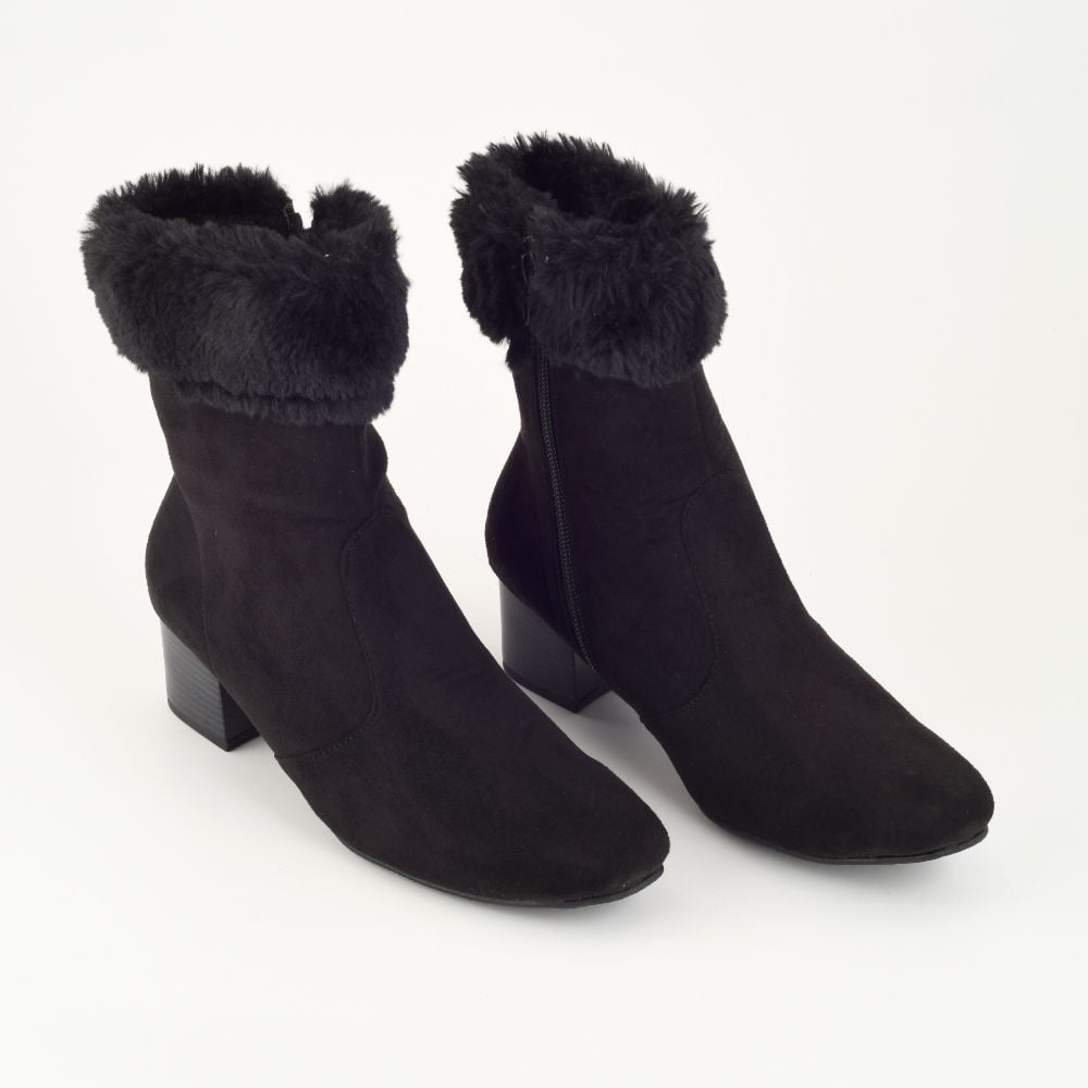 Collection of Ravie in a gallery layout