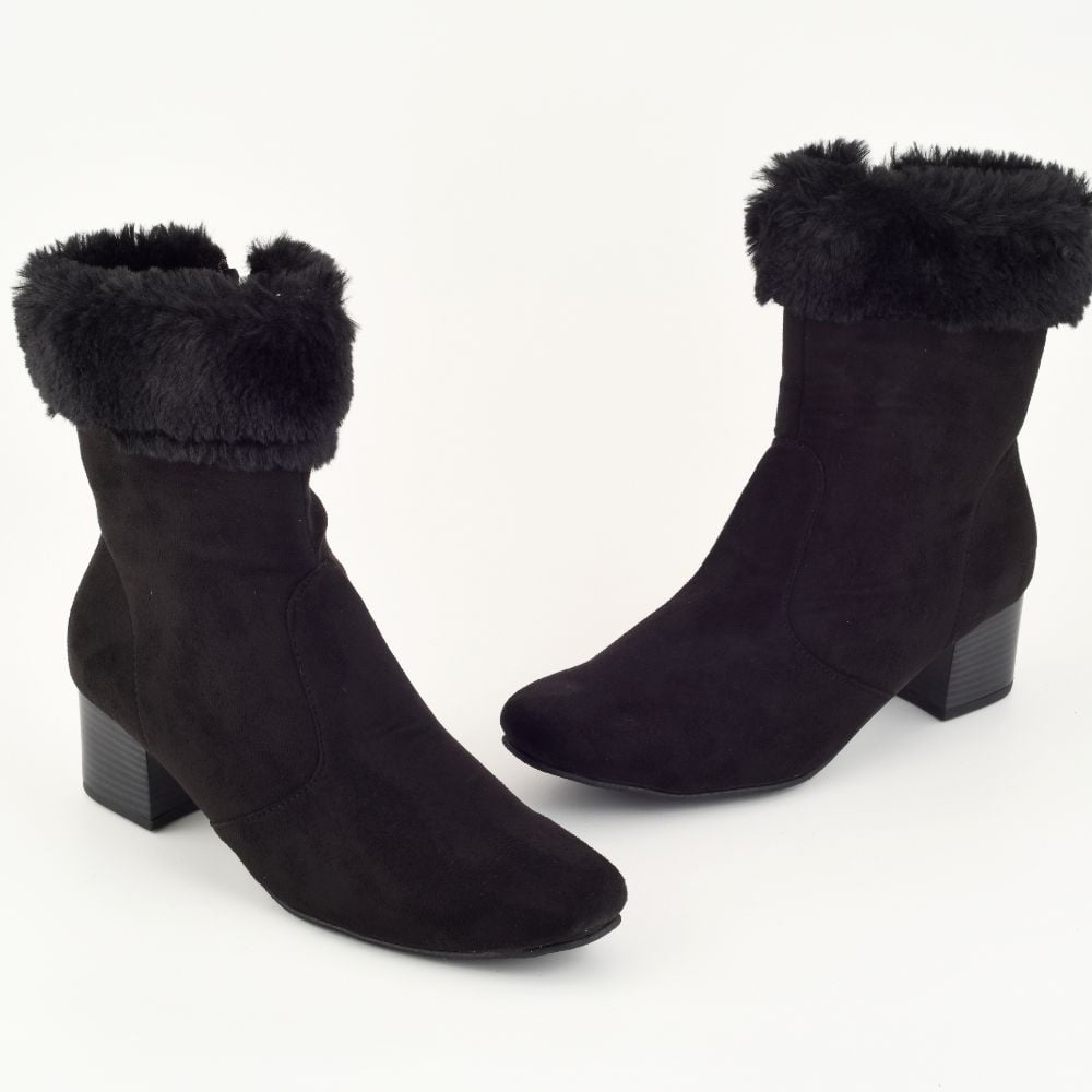 Collection of Ravie in a gallery layout