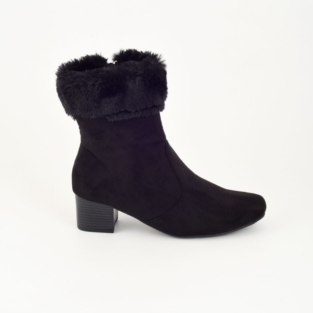 Collection of Ravie in a gallery layout