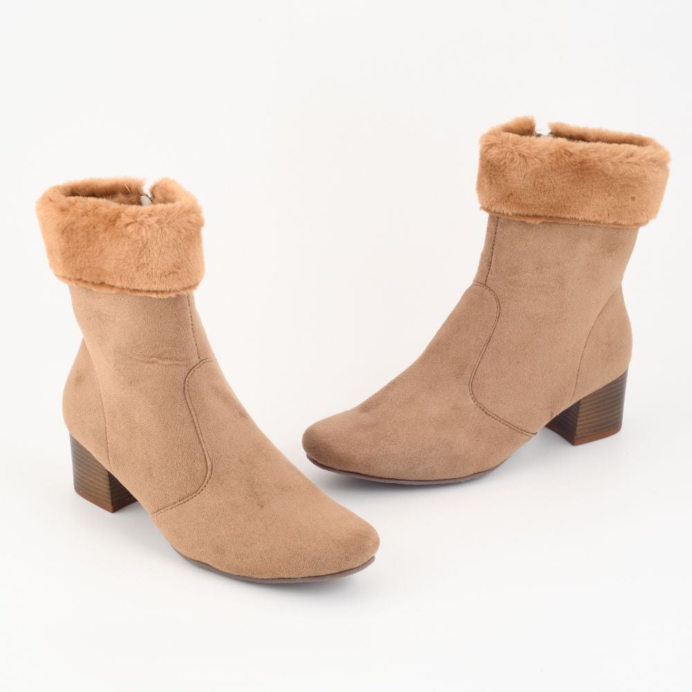 Collection of Ravie in a gallery layout