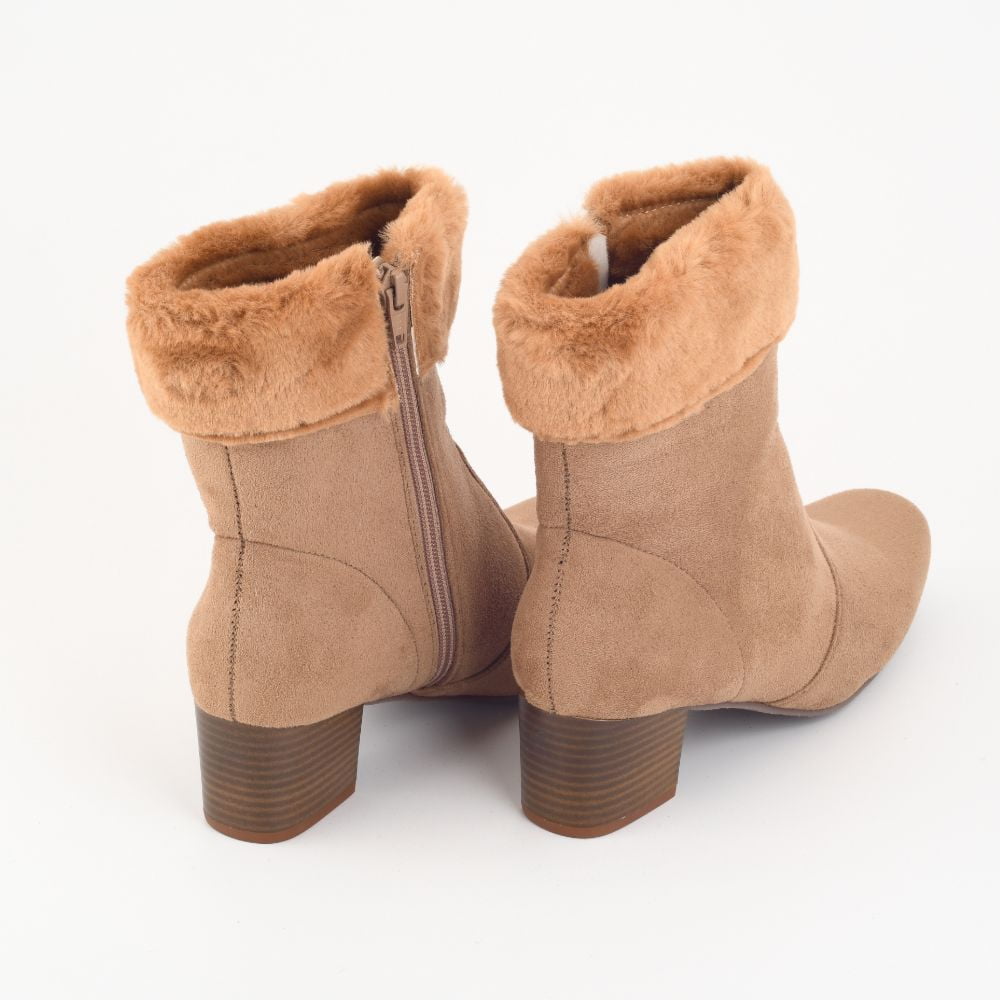 Collection of Ravie in a gallery layout