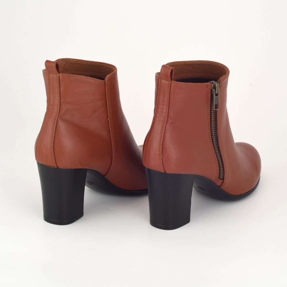 Collection of Leona in a gallery layout