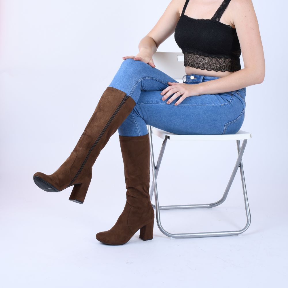 Collection of Agnes in a gallery layout