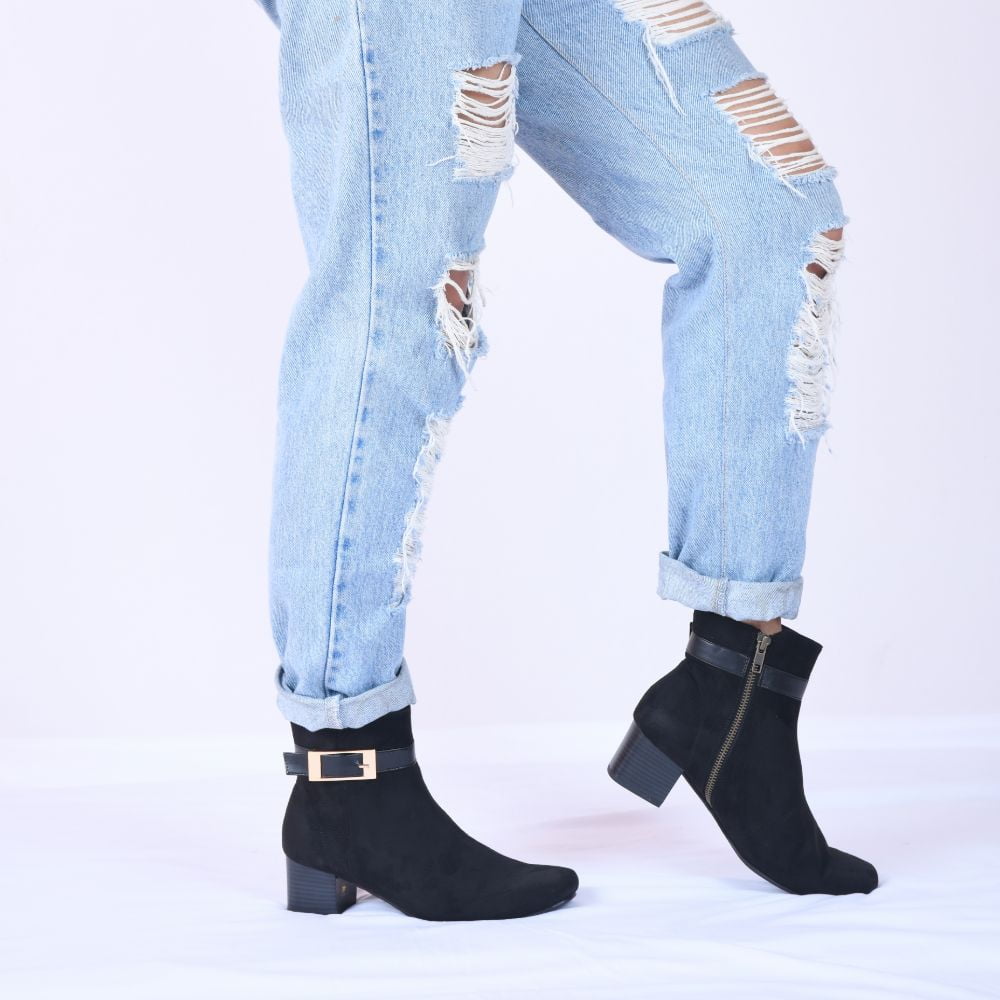 Collection of Jana in a gallery layout