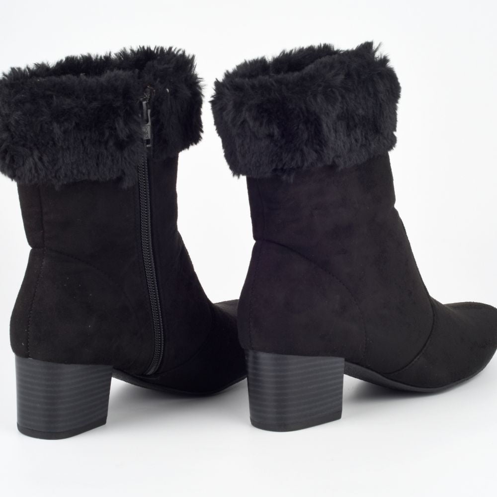 Collection of Ravie in a gallery layout