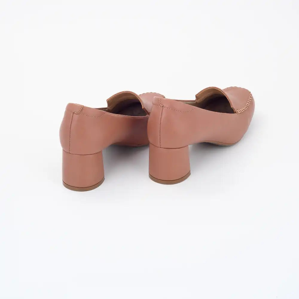 Collection of Perla in a gallery layout