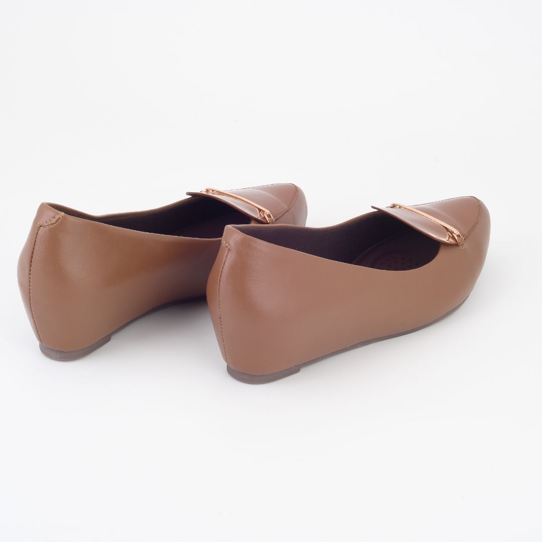 Collection of Alaya in a gallery layout