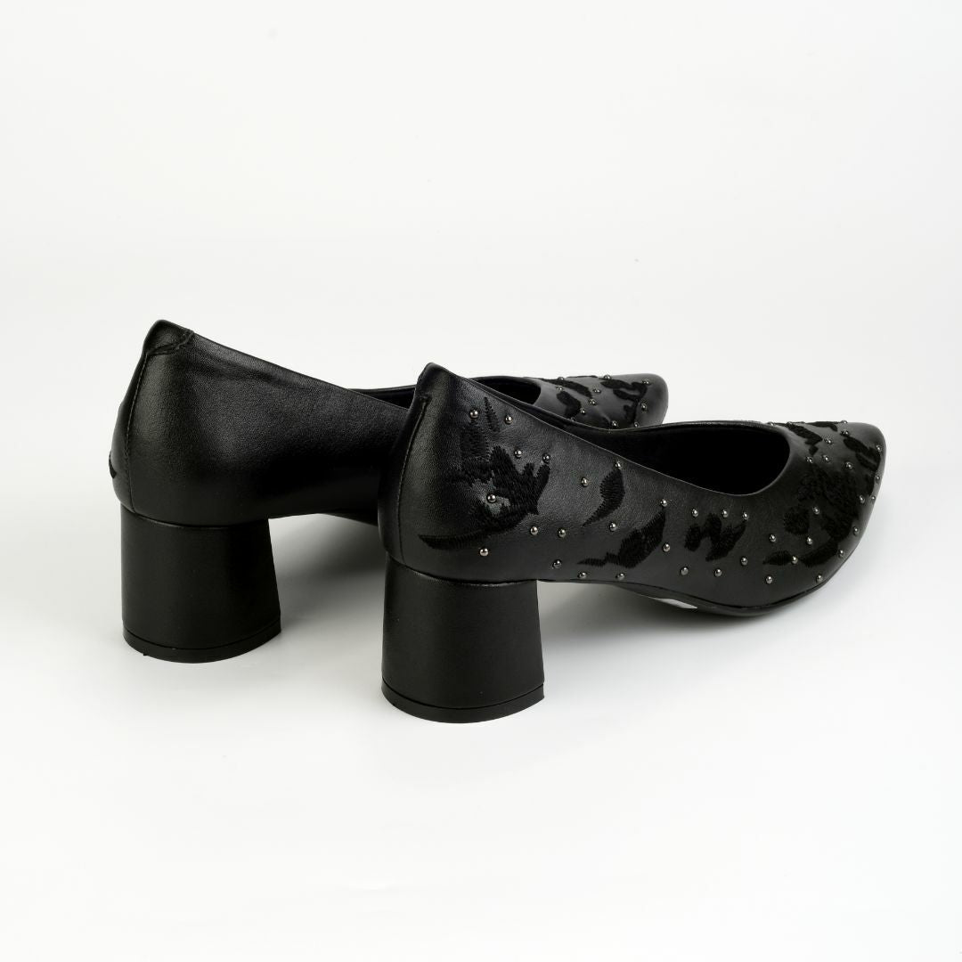 Collection of Leone in a gallery layout