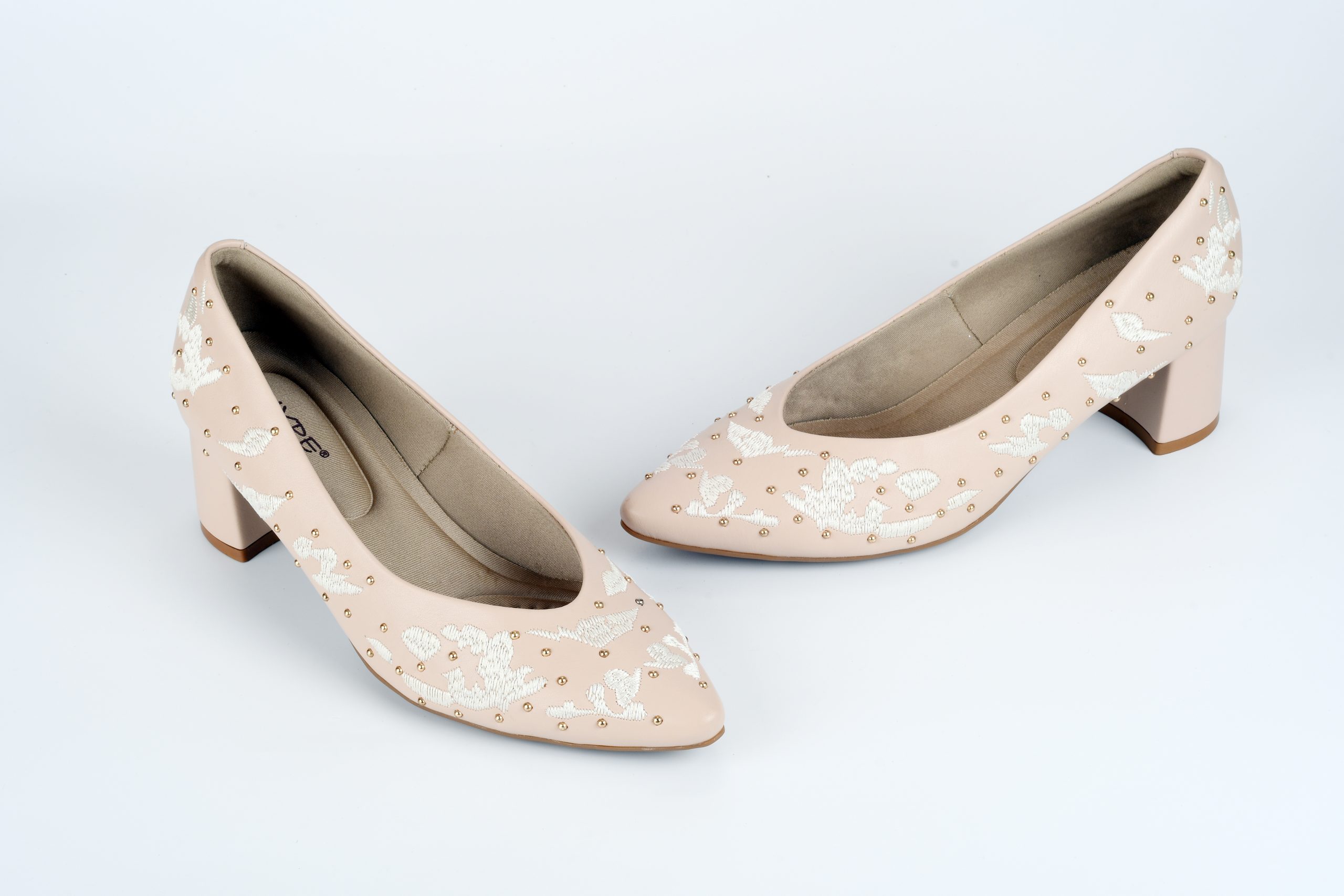 Collection of Leone in a gallery layout