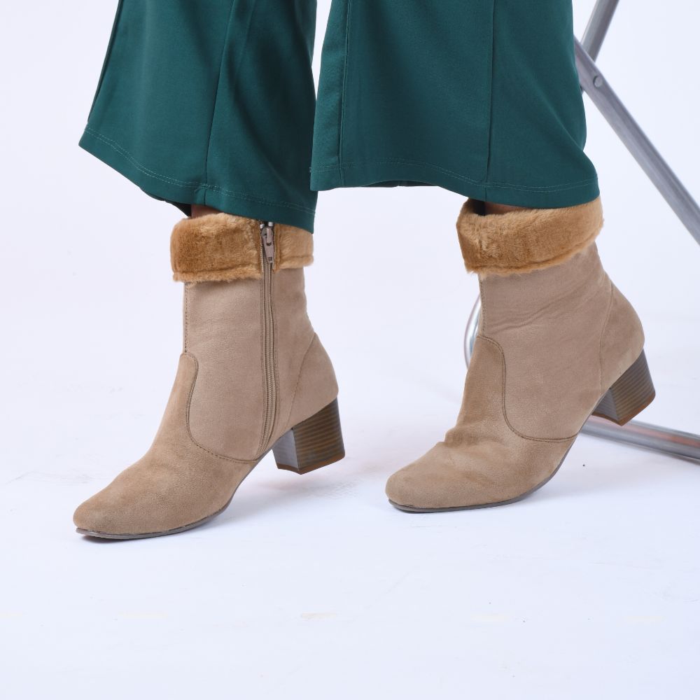 Collection of Ravie in a gallery layout