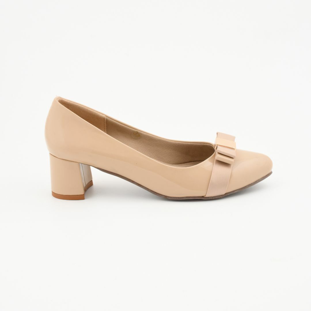 Collection of Zuri in a gallery layout