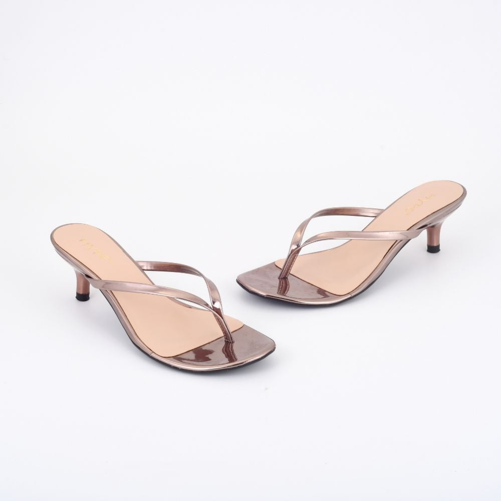 Collection of Dia in a gallery layout