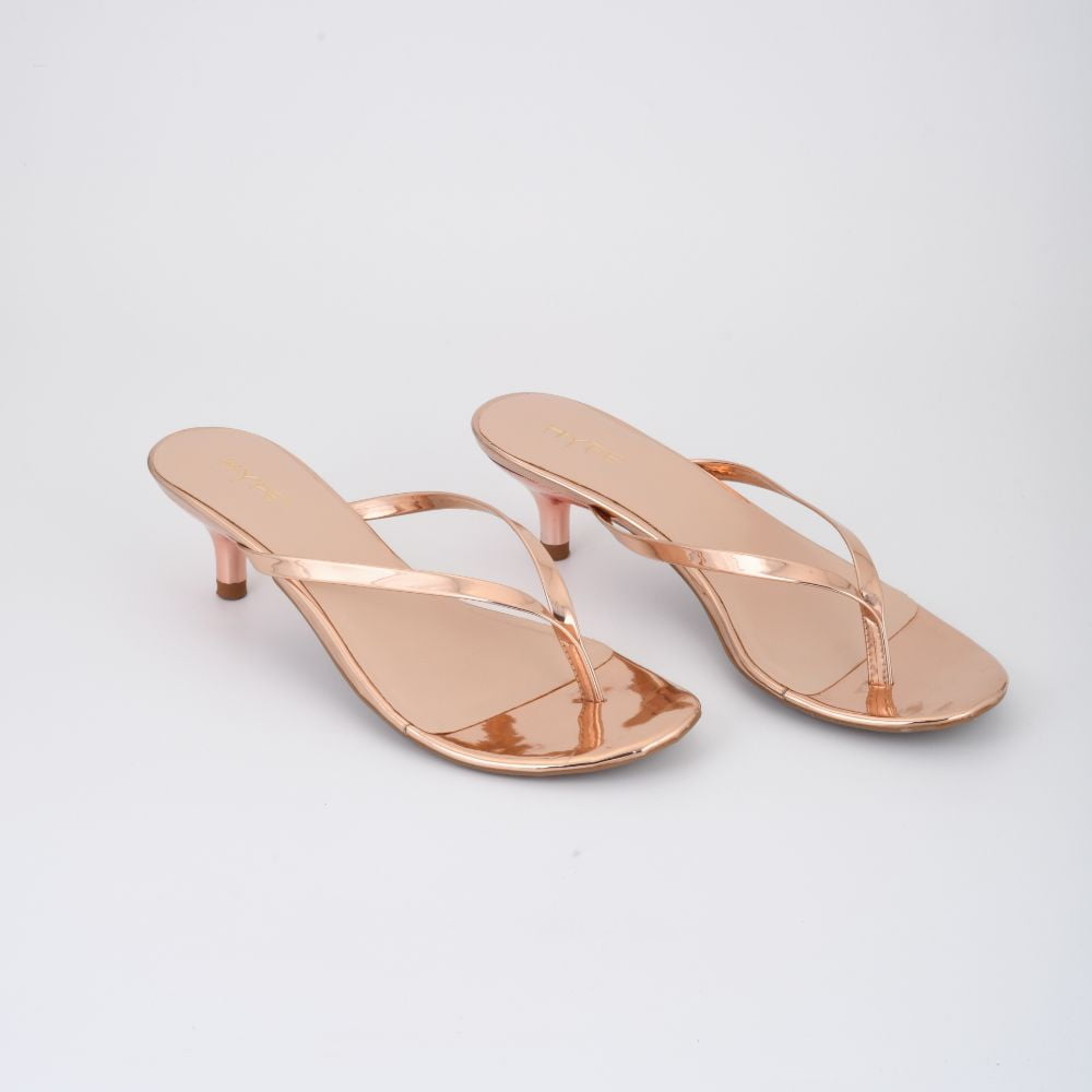 Collection of Dia in a gallery layout