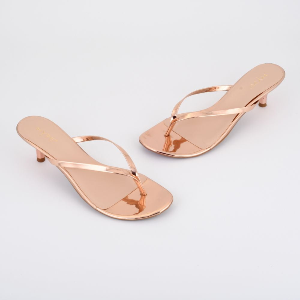 Collection of Dia in a gallery layout