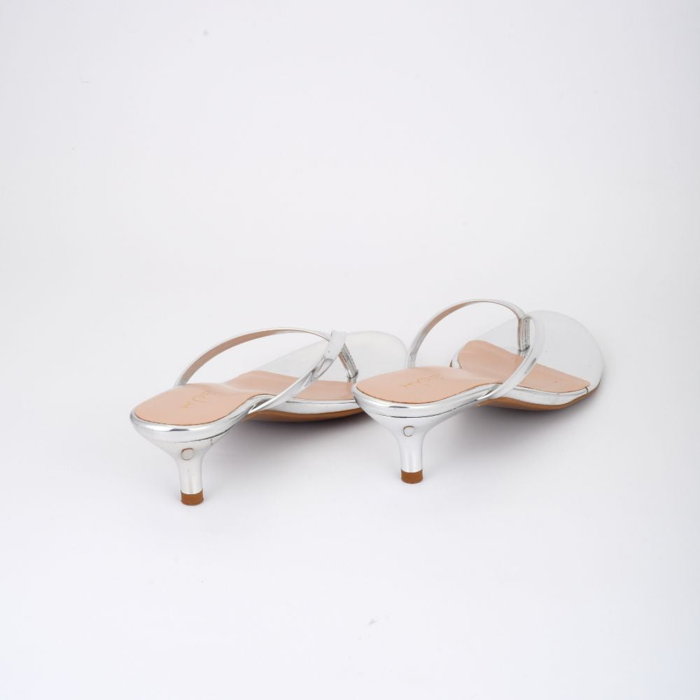 Collection of Dia in a gallery layout