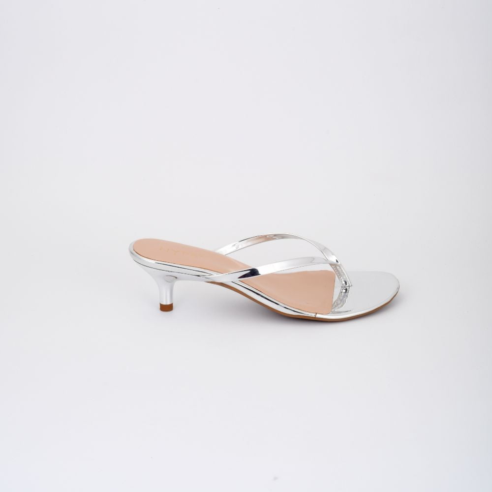 Collection of Dia in a gallery layout